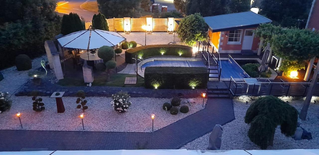 Hotel Garni Am Schloss Kottenheim 外观 照片