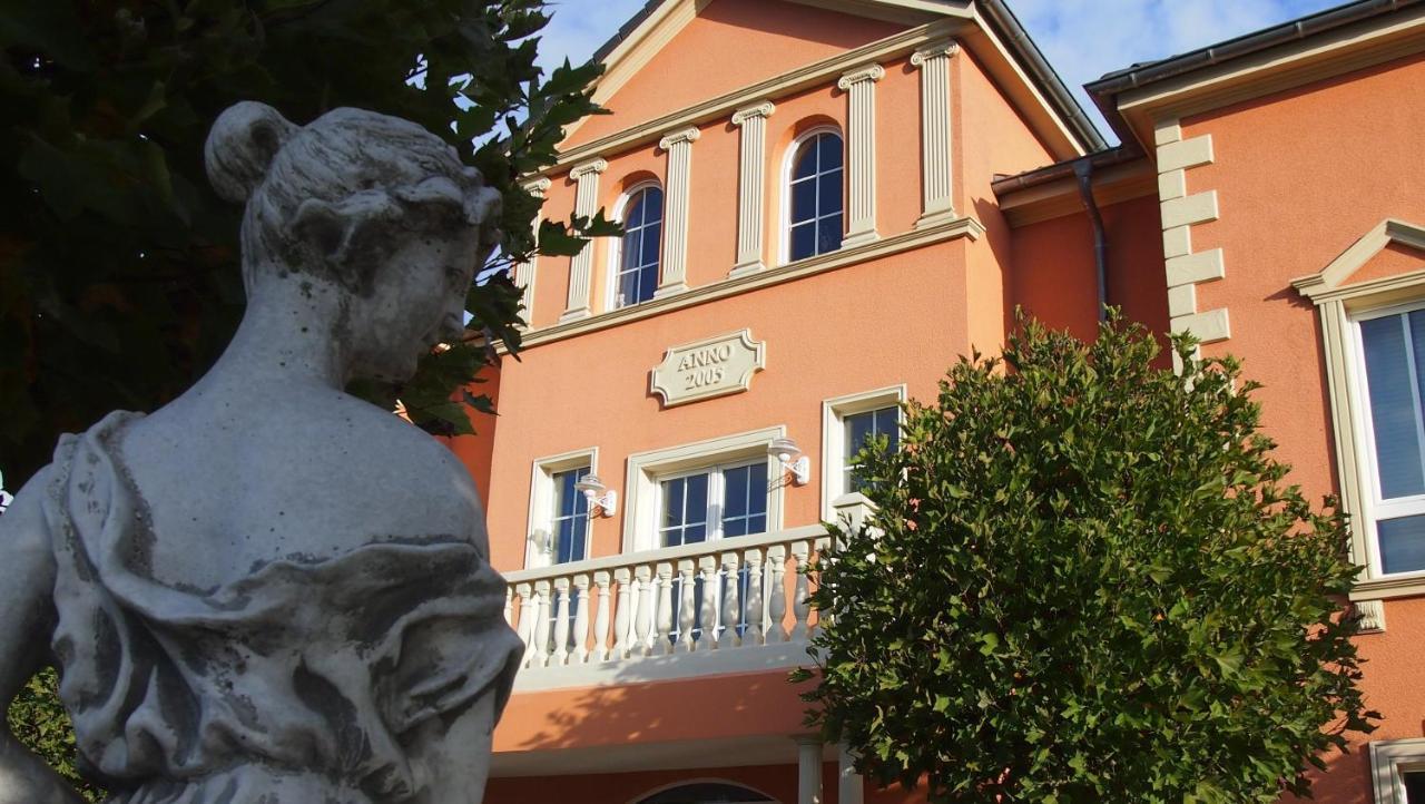 Hotel Garni Am Schloss Kottenheim 外观 照片